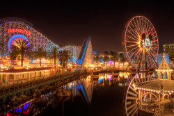 shootingstaronthehorizon:  Disneyland Paradise Pier | Flickr - Photo Sharing! on @weheartit.com - http://whrt.it/13Zwkqk