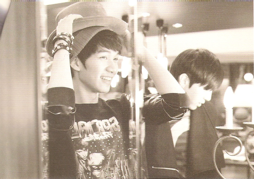 ottokavixx:  Han Sanghyuk and Jung Taekwoon in Tokyo → part 2 please credit if