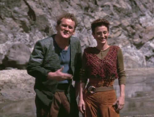 Kira Nerys in &ldquo;The Homecoming&rdquo; [DS9 2x01. Images from TrekCore]