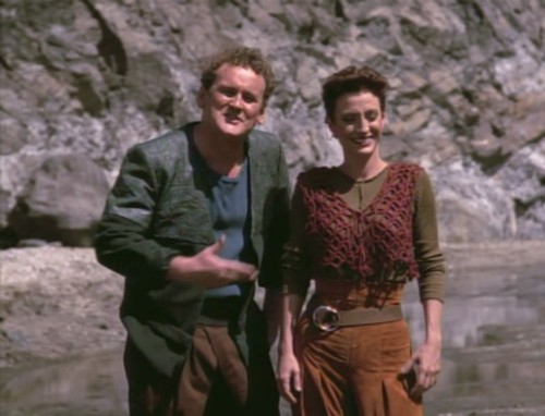 Kira Nerys in &ldquo;The Homecoming&rdquo; [DS9 2x01. Images from TrekCore]