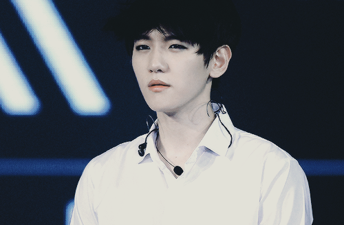 mochiwon:  Baekhyun’s hairporn 