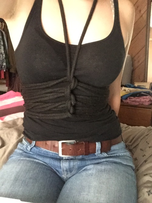 justs-exual: So I just got 10m of soft cotton rope and after playing around all day, this is what I’