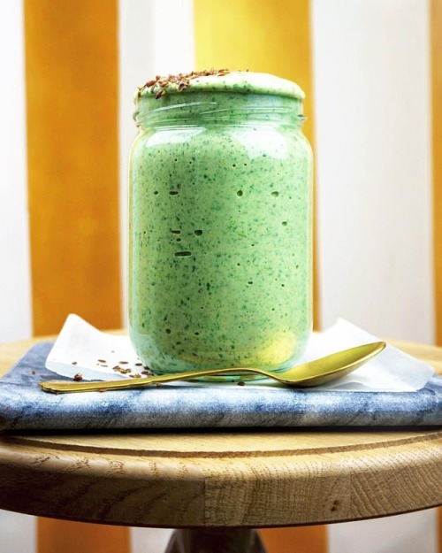 Long time no see. 😘My big love.
The best green smoothie in the 🌎.
Ingredients:
• 170 g frozen spinach
• 100 g banana
• 20 g ginger
• 20 g linseed
• 30 g protein powder
• 1 heaping tbsp. cinnamon
• 1 level tbsp. psyllium husks
• 200 ml natural almond...