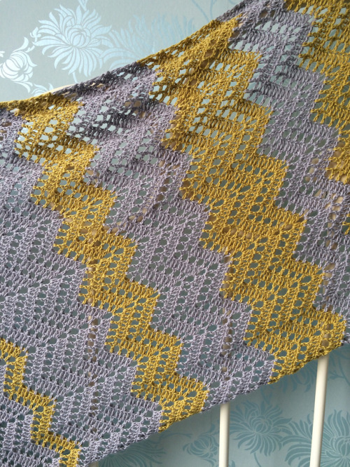 nesting-tendencies:Mango Sorbet Stole by Veronika Cromwell on Ravelry