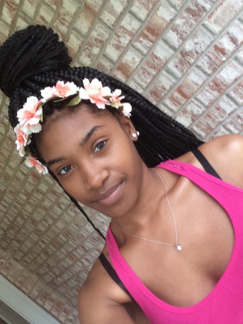 nisamariie:  Flexin My Complexion 👸🏾💗