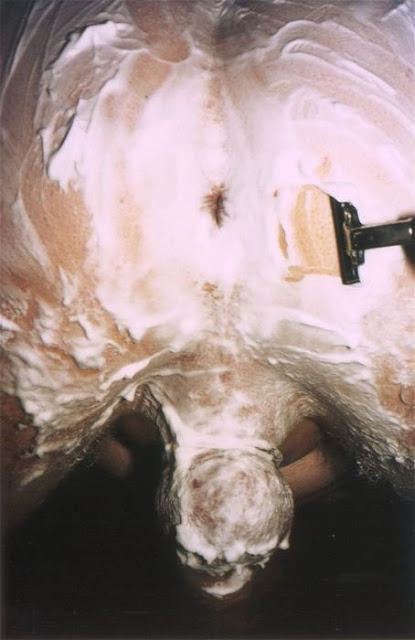 haus-o-ass:  SHAVIN BEFORE EATN 