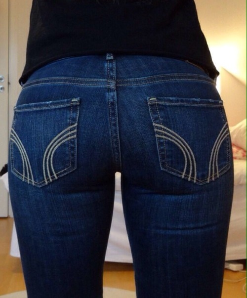 inhollisteronly: WOW, what a nice Hollister ass.I know my followers will like this one! follow me @