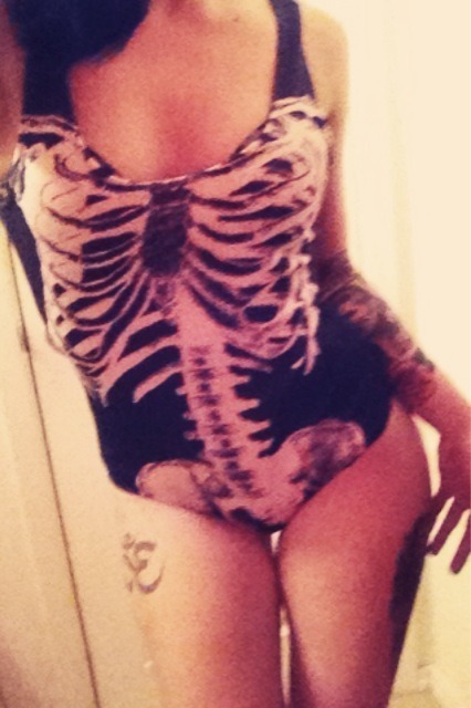 nekr0mantic:  I got to wear this tonight for the photoshoot. I love my legs! 