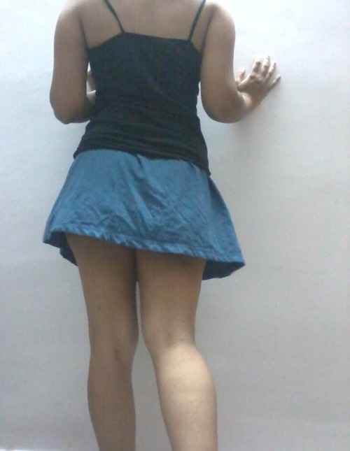 fuckmydesiwife:  Sexy desi hotwife in town
