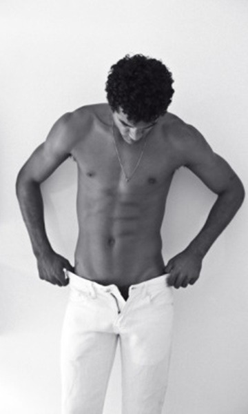male-and-others-drugs:   Marcelo Melo Jr naked