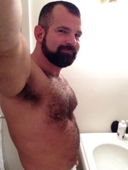 barebearx:  9outta10:Sexy furry daddy.  ————~PLEASE