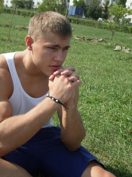 brotherbro:  dirtyzdog:  dirty dawgs  http://brotherbro.tumblr.com/