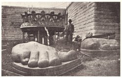 historicaltimes:  Feet of the Statue of Liberty arrive on Liberty Island 1885 