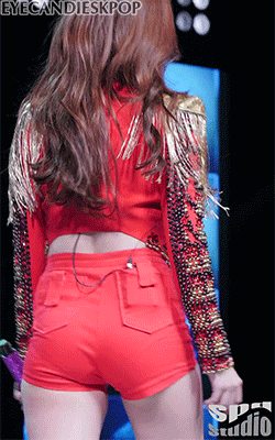 eyecandieskpop:  Girl’s Day Yura 
