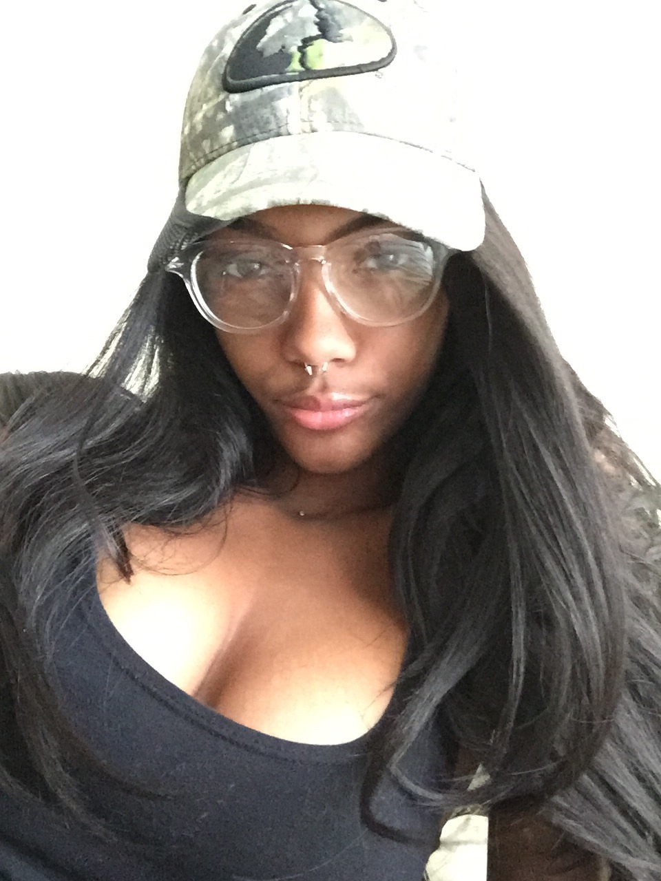 lady-smoker:  edgarallan-hoe:  I was tagged in the 6 selfie challenge by friggmei.