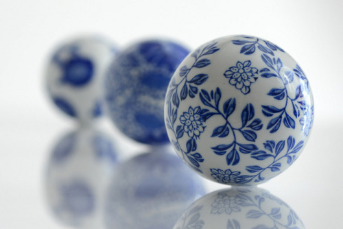 Blue and white Oriental Balls by sekwphoto on Flicr at flic.kr/p/2d5Cyhp