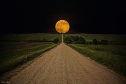 courageous-and-strong:  Road to Nowhere - Supermoon by Aaron J. Groen   @varuavaikava Meuw&hellip;