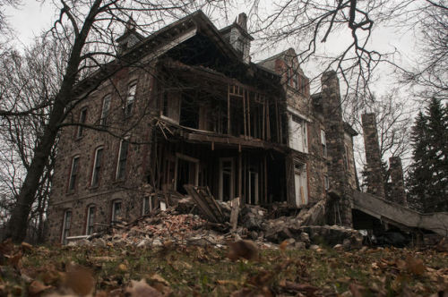 destroyed-and-abandoned:  155-year-old disused Seminary, partially collapsed after a strong wind-storm, Fenton, MI, US bicnowler:Source & story can be found HERE. 