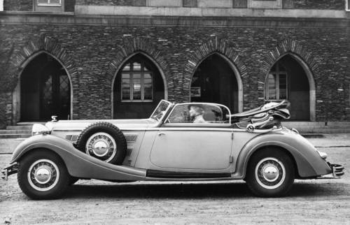 Horch 853 sport. - source Automobiles and Dealerships of the Past and the Modern Era﻿.