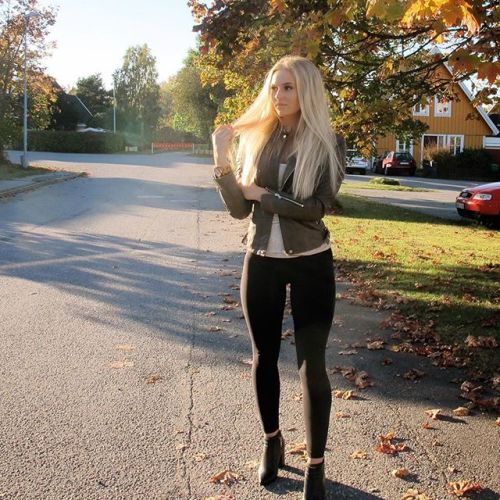 ANNA NYSTROM stunning GORGEOUS LEGGINGS MODEL