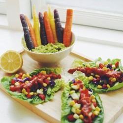 amillionbillionmiles:  Not very photogenic, but oh so tasty! Vegan tacos and rainbow carrots with guac 😋 Instagram: amillionmiless_  