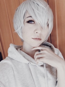 zeevkesley:  i love cutting wigs!!!! there’s something therapeutic about it. my 2B cosplay is coming along well, i tested makeup with the wig today :&gt;INSTAGRAM | TWITTER