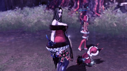 ein457:  Blade and soul is back up for the weekend.Free christmas outfits