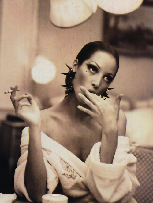 the-original-supermodels:Al Party Come Una Beauty Star - Vogue Italia (1992)Christy Turlington by Wa