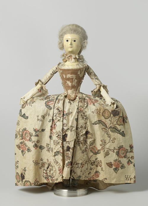 Dolls;William Higgis doll, 1940s and a c. 1750 doll, England English doll, 1755-60 and the Queen of 