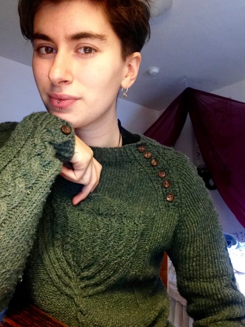 pardalote:mouldy-soybeans:My Hanukkah Sweater is finished for real this time, no more safetypins. Th