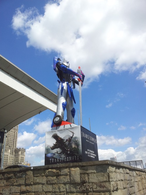 witcherlet:informacjeoczywiste:Optimus Prime epic failAh yes. The polish AoE promotion campaign&hell