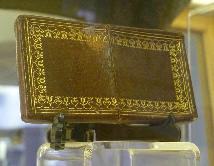 Calling card case made from the skin of the executed 18th c bodysnatcher William