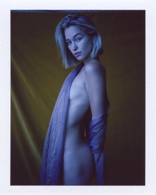 @jocelynnickel in blue Polaroid. www.instagram.com/p/BsYHi7pAJ4p/?utm_source=ig_tumblr_share