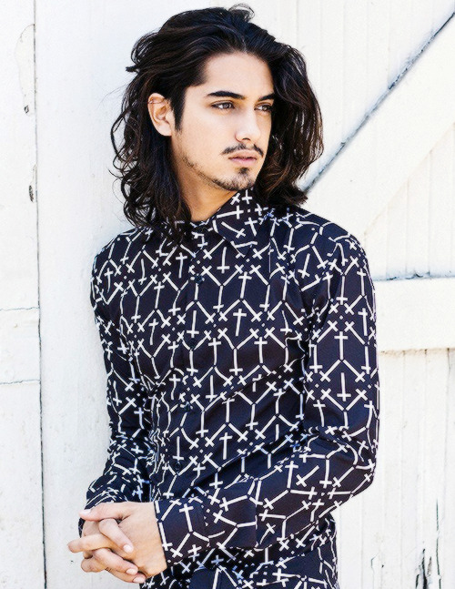 ffffjjjj:  this boy is so fine, omg   i-love-tree-meat PONI 