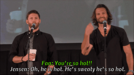 j2madhatters: nothingidputbeforeyou:I AM IN NO WAY DISTRACTED BY THE SWEAT GLISTENING ON JARED’S NEC