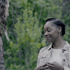 lazyexceptwhencooking:  loveniaimani:  outsidersdaily:  I just realized that you probably don’t even watch TV. You don’t even know who Katy Perry is.  Hasil so smooth.   She is so pretty in these GIFs. Ethereal. 