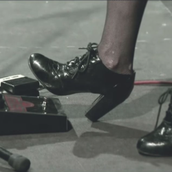 iknowthesugarplumfairy:Always covet Kat Bjelland’s  shoes…..