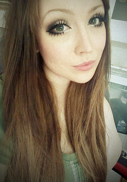 renacavallone:  With bangs/without bangs :D Also wearing some awesome EOS Ice Green lenses :D