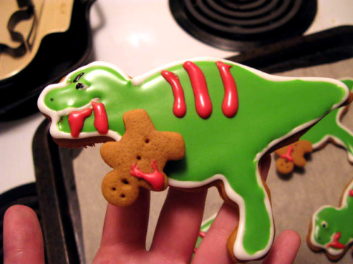 fuckyeahdinoart:Dinosaur Gingerbread Cookies by ~Lovesmut