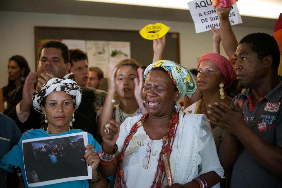 brazilwonders:  Comunidade negra em luto: representantes de religiões afro-brasileiras