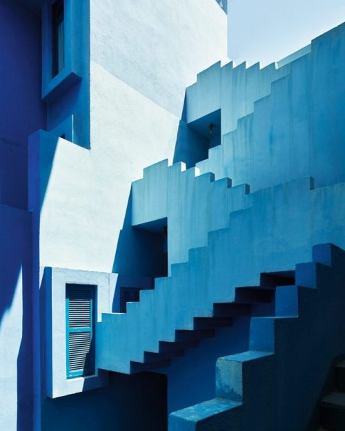 inthenoosphere:Ricardo Bofill, La Muralla Roja, 1973, Calpe, Alicante, Spain