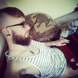 samuel-alexander:  Sometimes I love working from home. #NoPantsRequired #socialmediamarketing #stepintomyoffice #beard #instabeard #beardstagram #beardclub #teambeard #beardporn #instagay #justlikethephoto #gaystagram #beardsintheworkplace #workingbeard