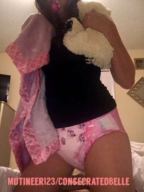 mutineer123: Baby girl looking extra cute and sexy tonight after her second day of wearing diapers a