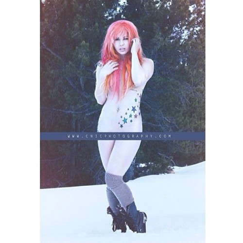 annaleebelle:  I have some seriously talented friends. @soy_crystal did a fantastic job with this! #annaleebelle #altmodel #orangehair #coralhair #blackhawk #colorado #mountains #snow #socks #boots #trees #girlswithtattoos #tattoos #paleskin