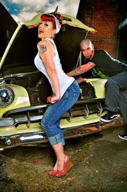 hotrod-girls:  Hotrod Pinup , check more here : http://hotrod-girls.tumblr.com/