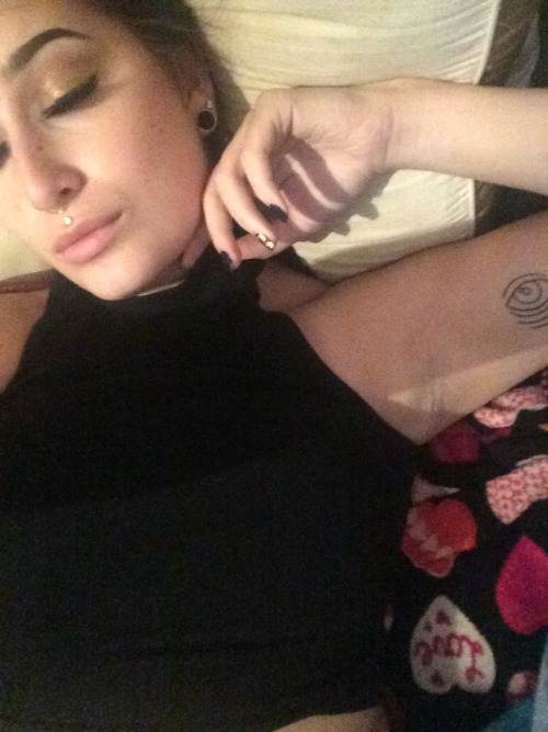 darlaelise:*looks like trash* *still feels hot as hell*