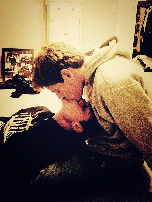 sorrygirlsisuckcock:  http://sorrygirlsisuckcock.tumblr.com/