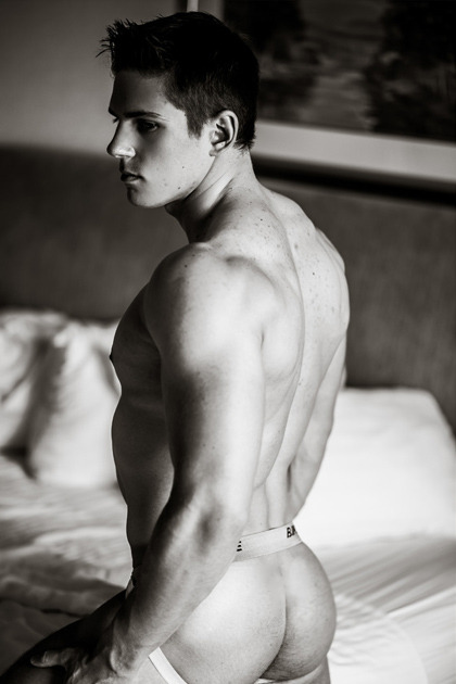 mensbuttsandass:  Alex Maxim
