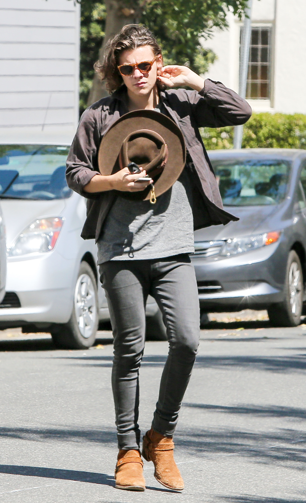 direct-news:  HQ’s - Harry Styles seen out and about in Los Angeles. Harry seen