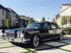 jeremylawson: Beautiful black 1968 Lincoln